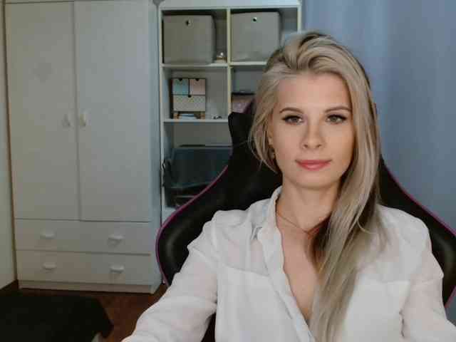 KristineNatural webcam