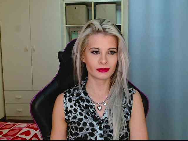 KristineNatural webcam