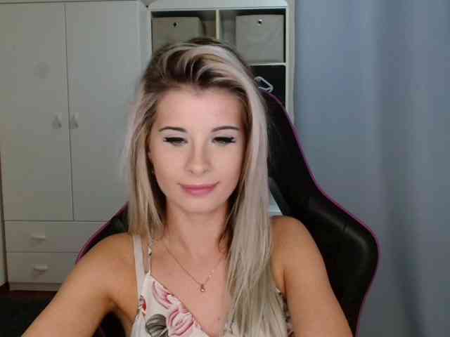 KristineNatural webcam