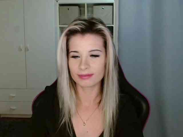 KristineNatural webcam