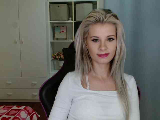KristineNatural webcam