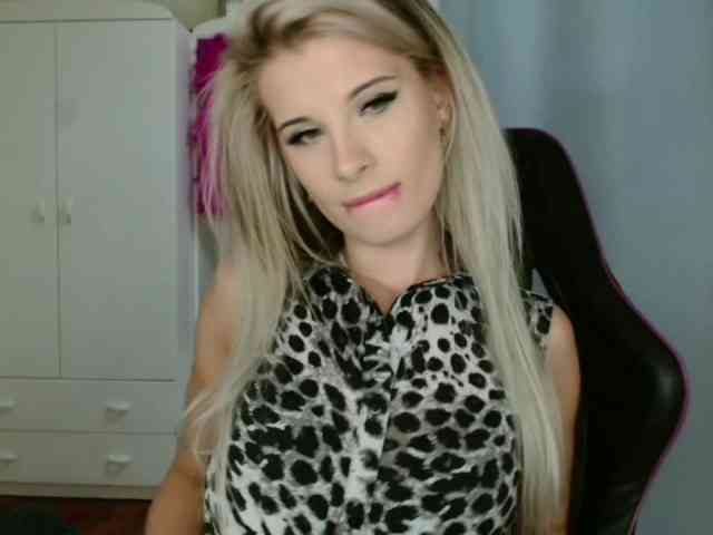 KristineNatural webcam