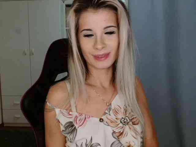 KristineNatural webcam