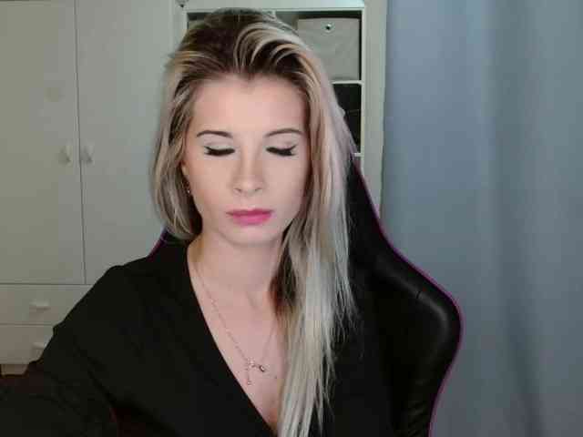 KristineNatural webcam