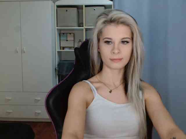 KristineNatural webcam