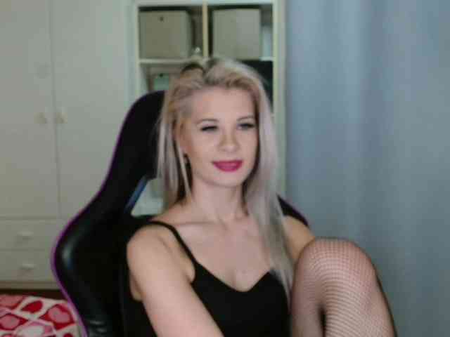 KristineNatural webcam