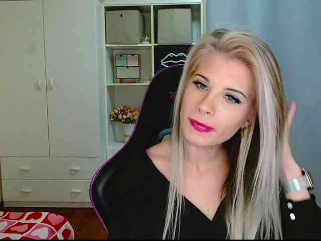 KristineNatural webcam