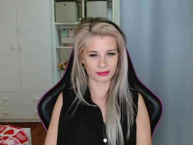 KristineNatural webcam