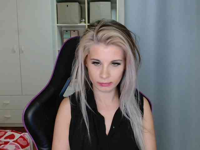 KristineNatural webcam