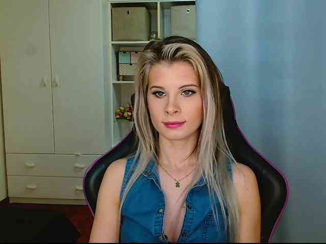 KristineNatural webcam