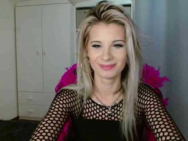 KristineNatural webcam