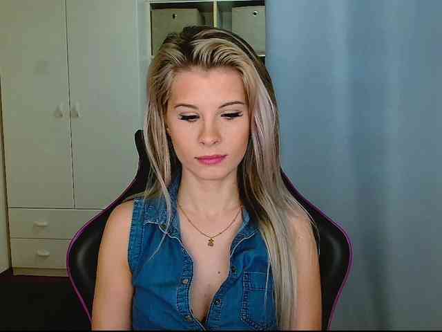 KristineNatural webcam