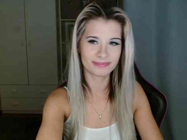 KristineNatural webcam