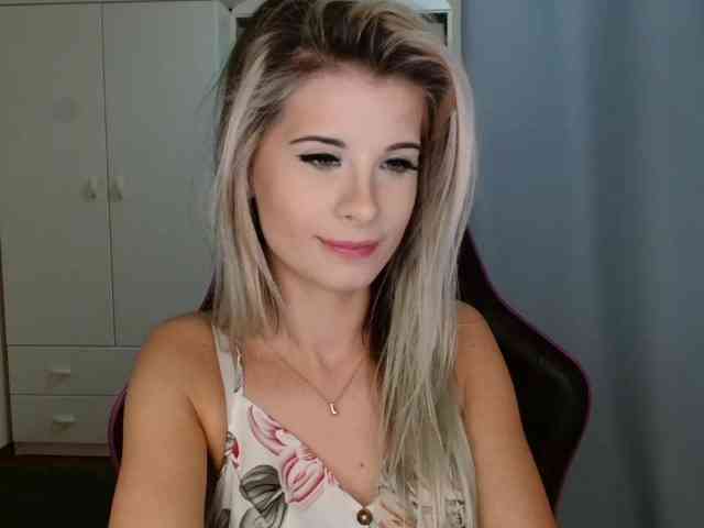 KristineNatural webcam