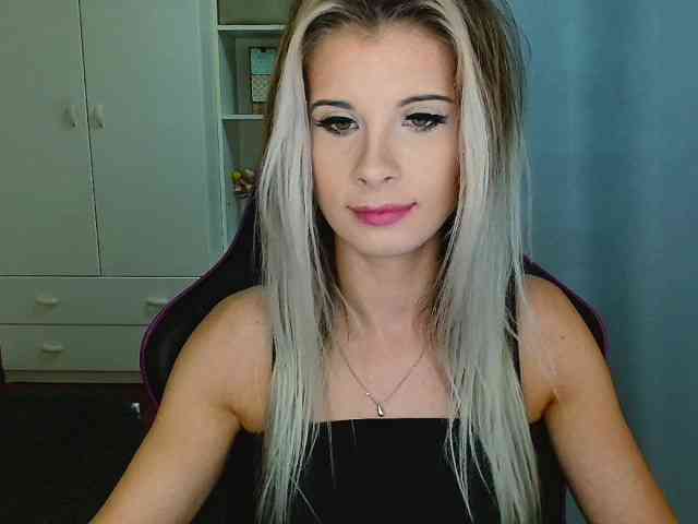 KristineNatural webcam