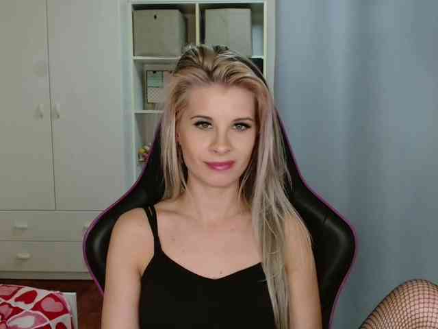 KristineNatural webcam