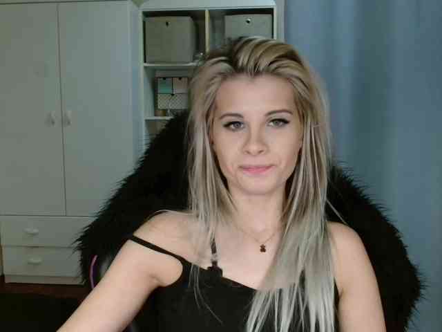 KristineNatural webcam