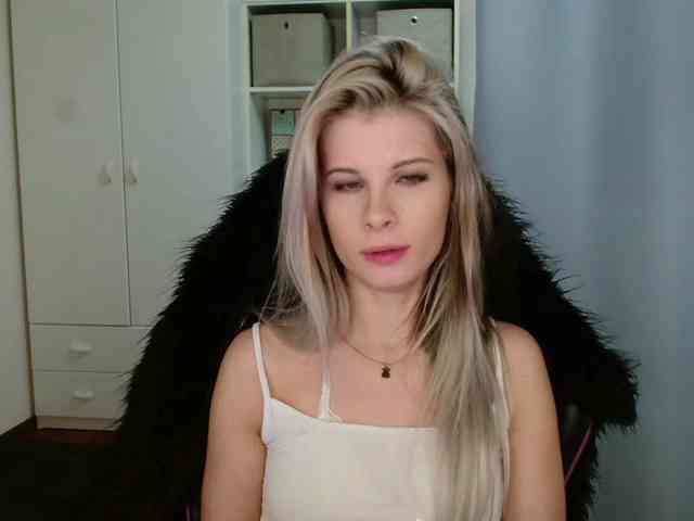 KristineNatural webcam