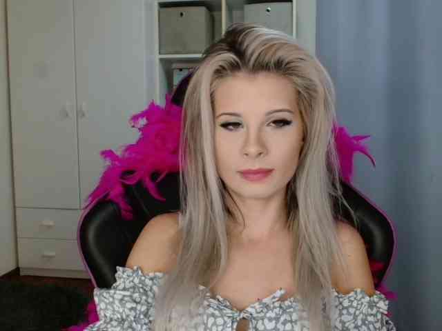 KristineNatural webcam