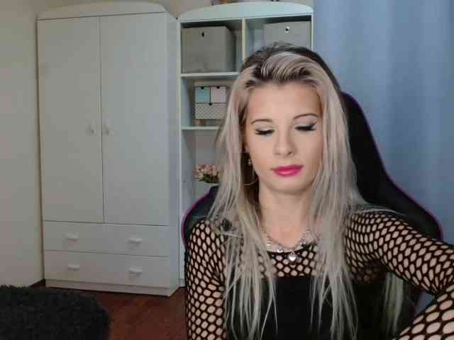 KristineNatural webcam