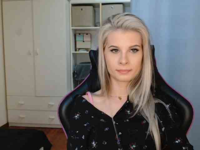 KristineNatural webcam