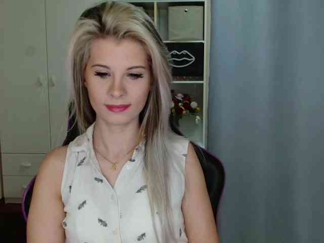 KristineNatural webcam