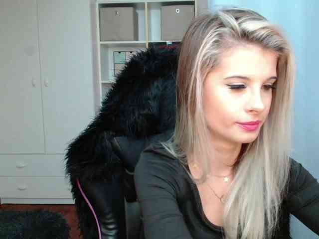 KristineNatural webcam