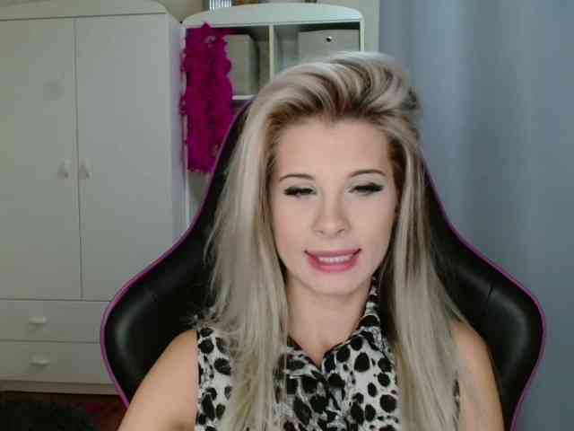 KristineNatural webcam