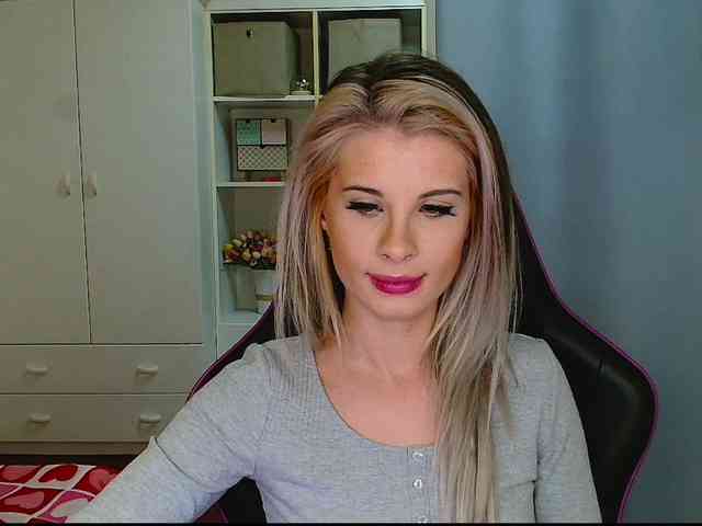 KristineNatural webcam