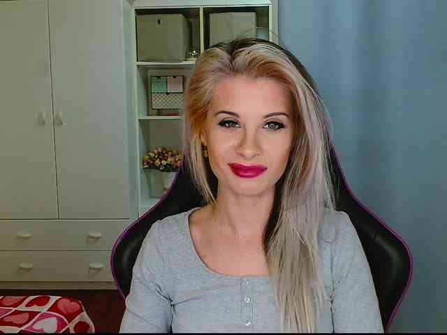 KristineNatural webcam