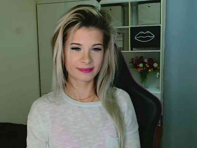 KristineNatural webcam