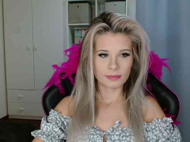KristineNatural webcam