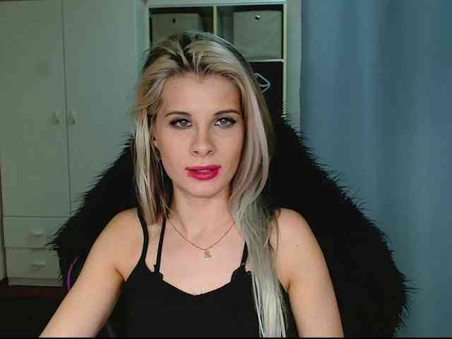 KristineNatural webcam