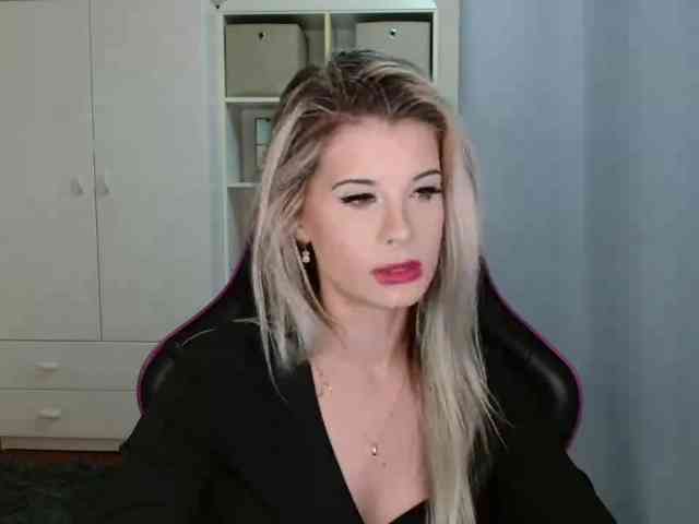 KristineNatural webcam