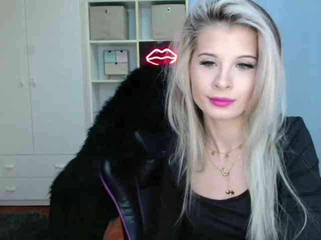 KristineNatural webcam