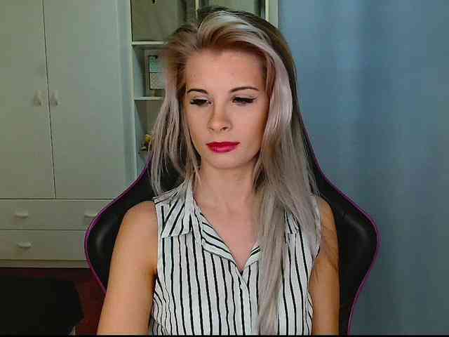 KristineNatural webcam