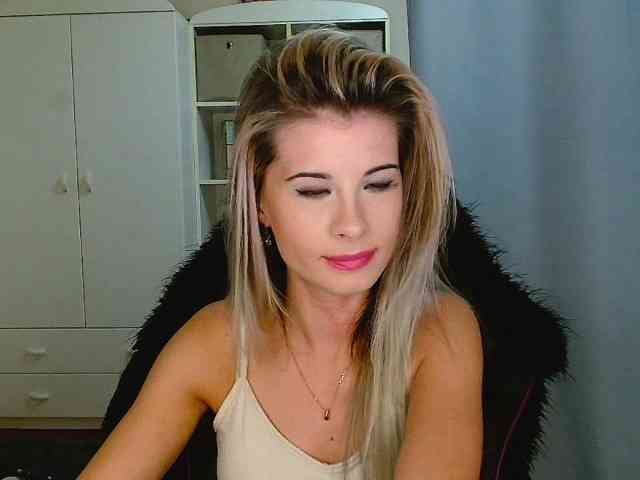 KristineNatural webcam