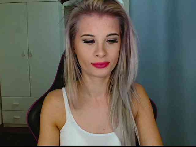 KristineNatural webcam