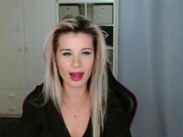 KristineNatural webcam