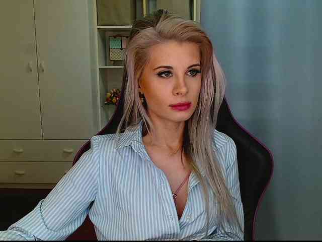 KristineNatural webcam