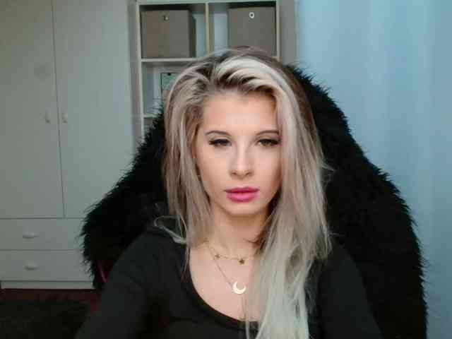 KristineNatural webcam