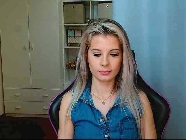 KristineNatural webcam