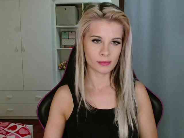 KristineNatural webcam