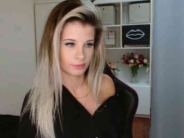 KristineNatural webcam