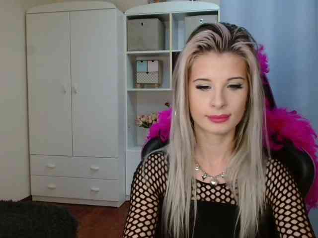 KristineNatural webcam