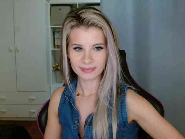 KristineNatural webcam