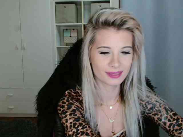 KristineNatural webcam