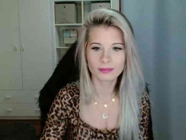 KristineNatural webcam