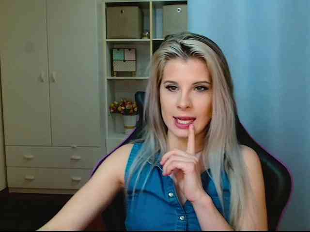 KristineNatural webcam