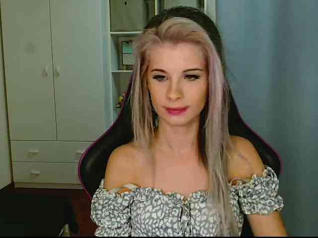 KristineNatural webcam